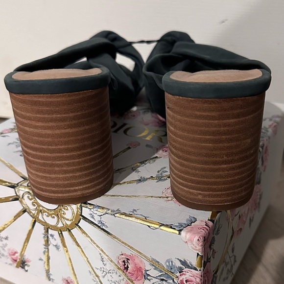 MADEWELL The Sari Crisscross Sandal - NWOT - Picture 7 of 8